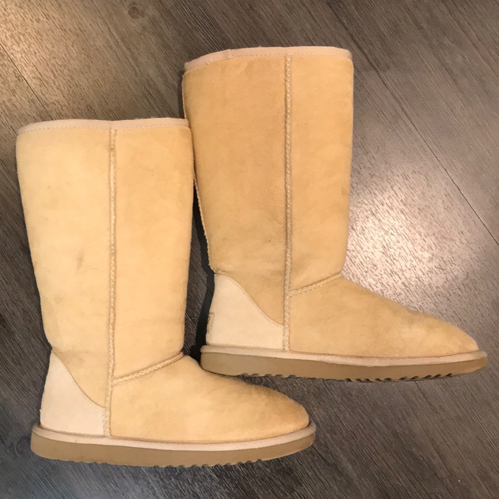 UGG Boots Classic Tall, size 6